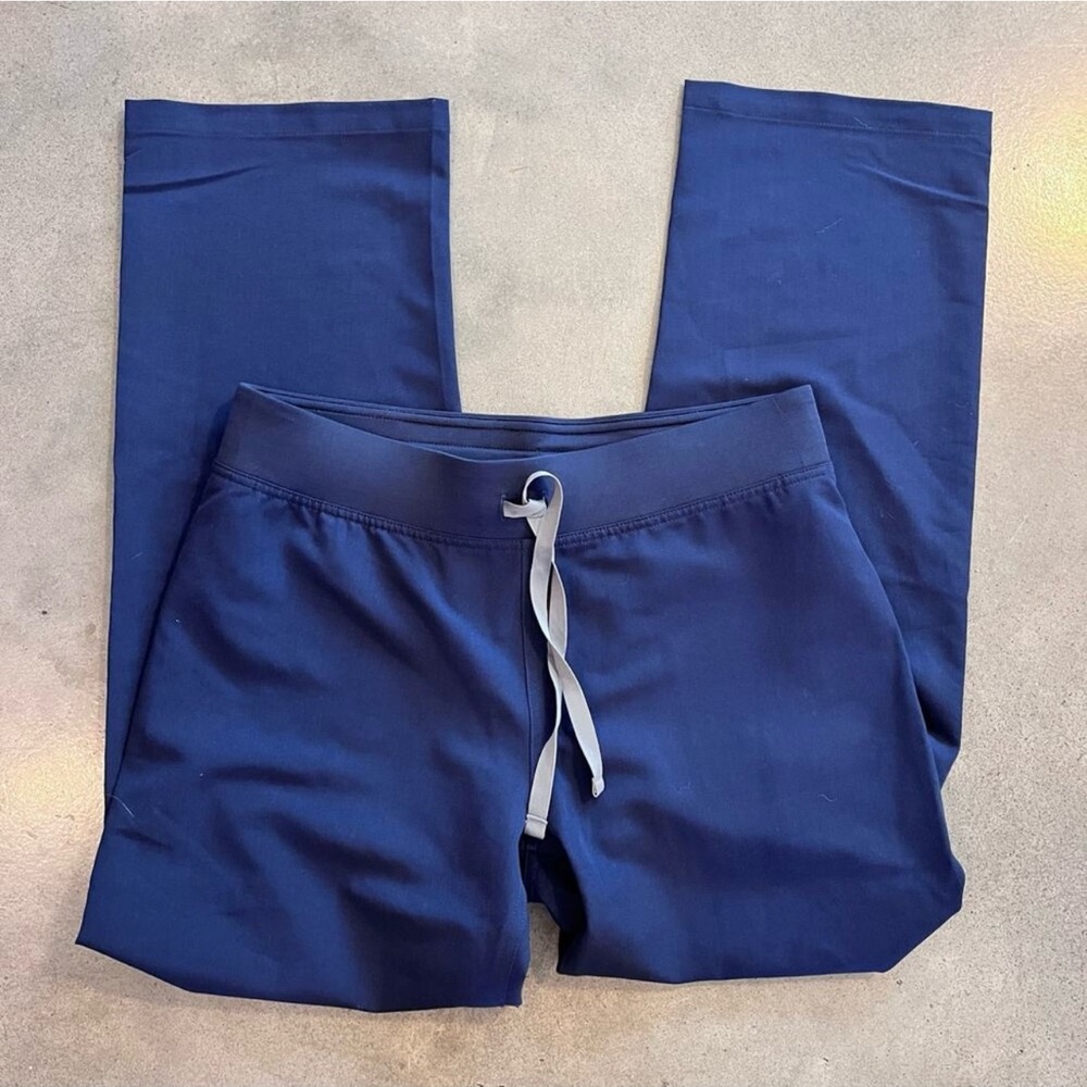Navy Livingston figs size small, perfect condition!